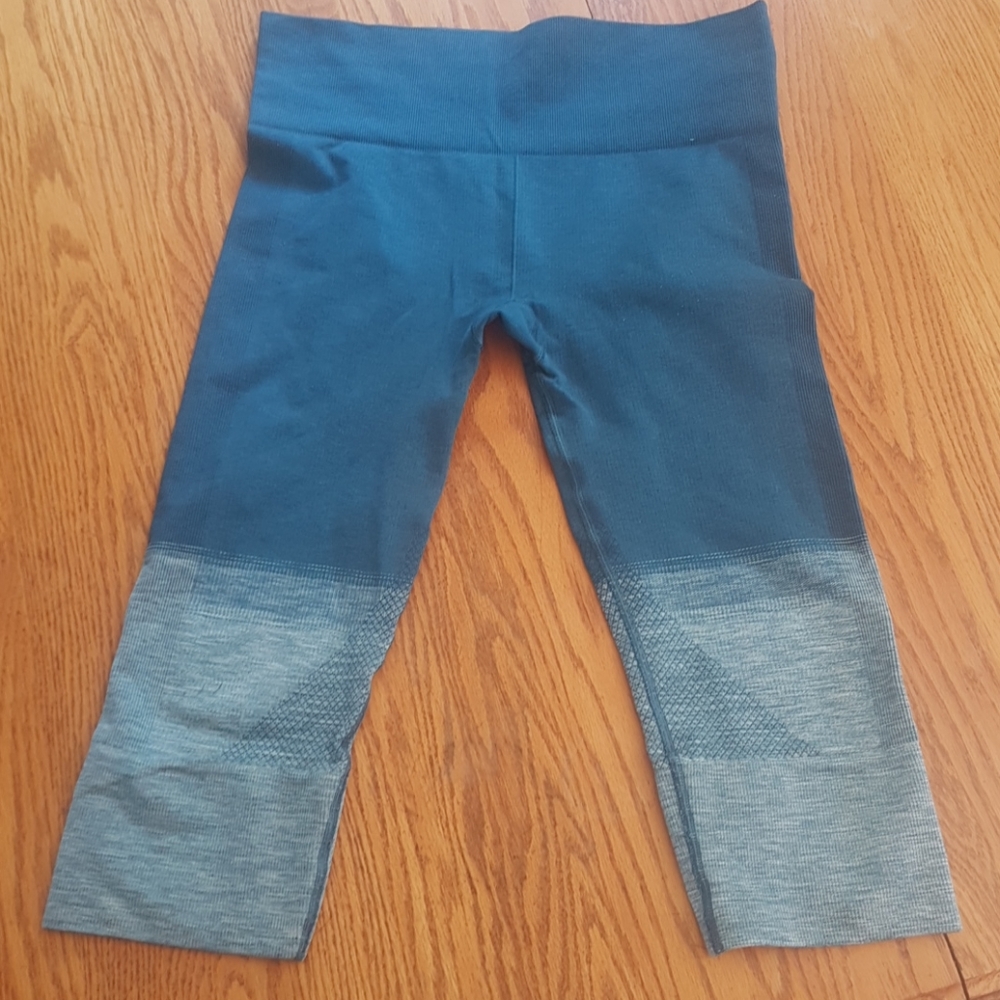 Lululemon crops